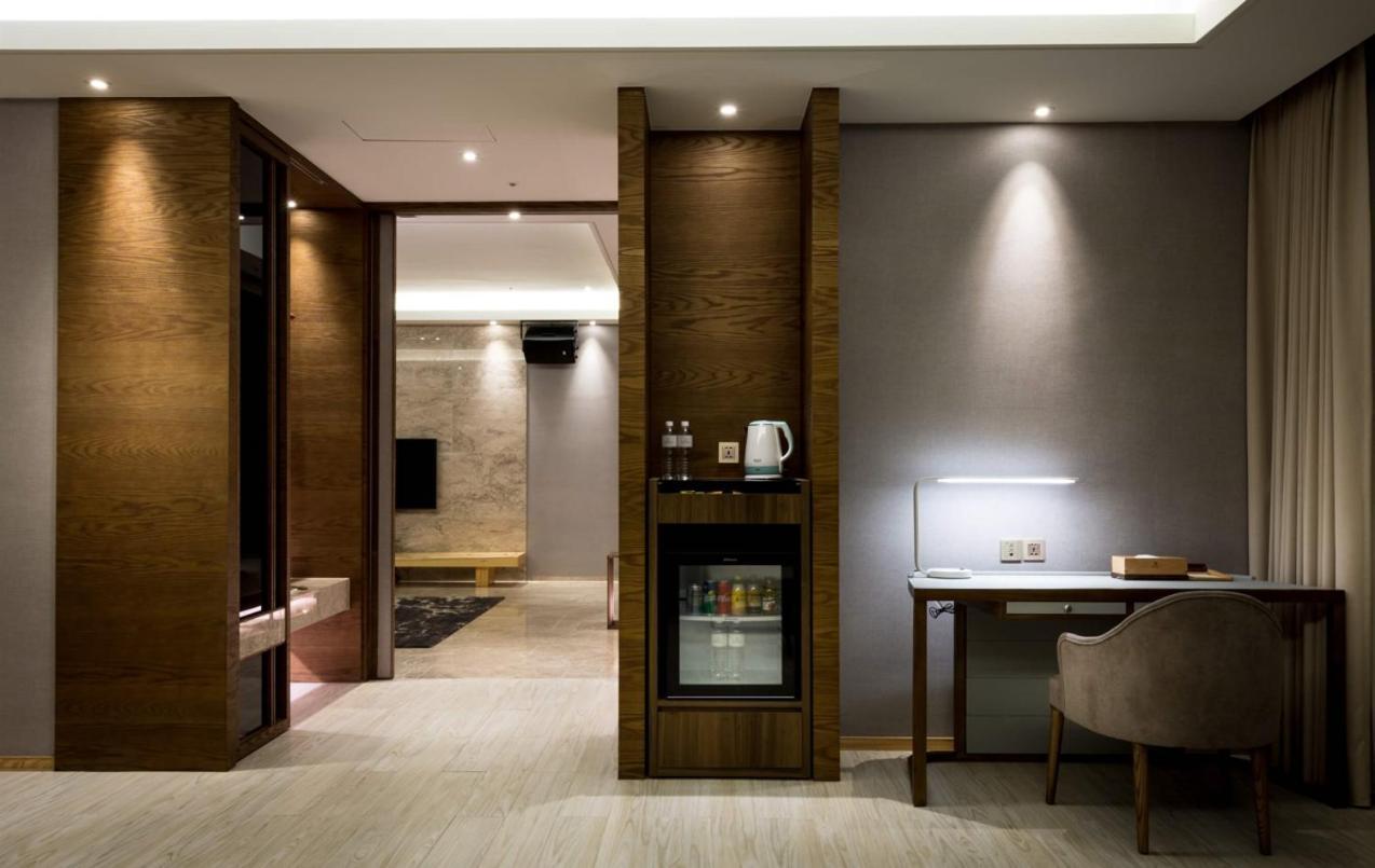 Cuncyue Hot Spring Resort Luodong Zimmer foto A room at the hotel